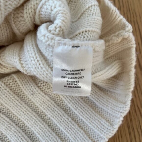 Woman's Nordstrom 100% Cashmere Sweater - Cream color  size M - Picture 5 of 5